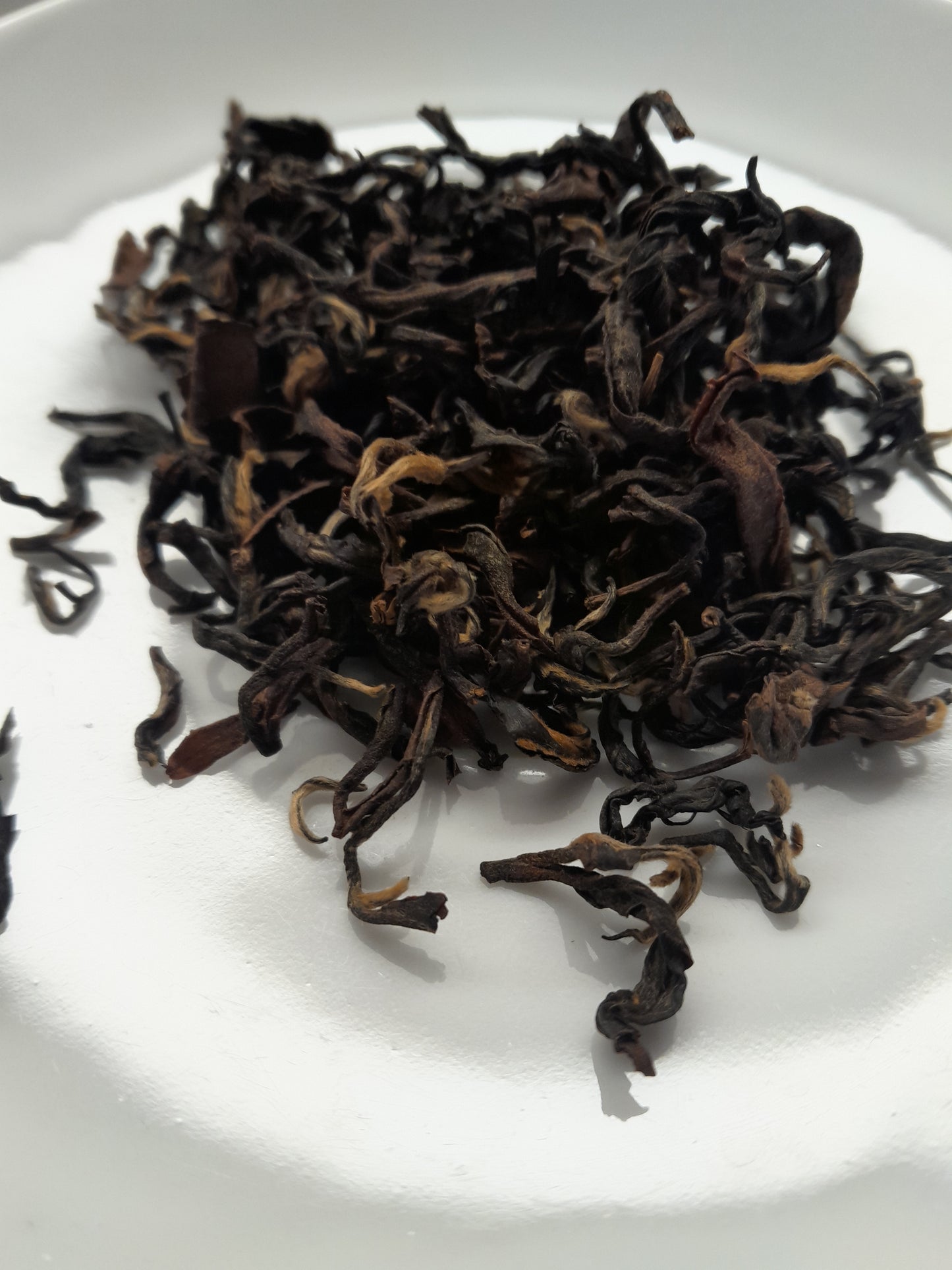 Gorkha Classic 25 g Musta tee